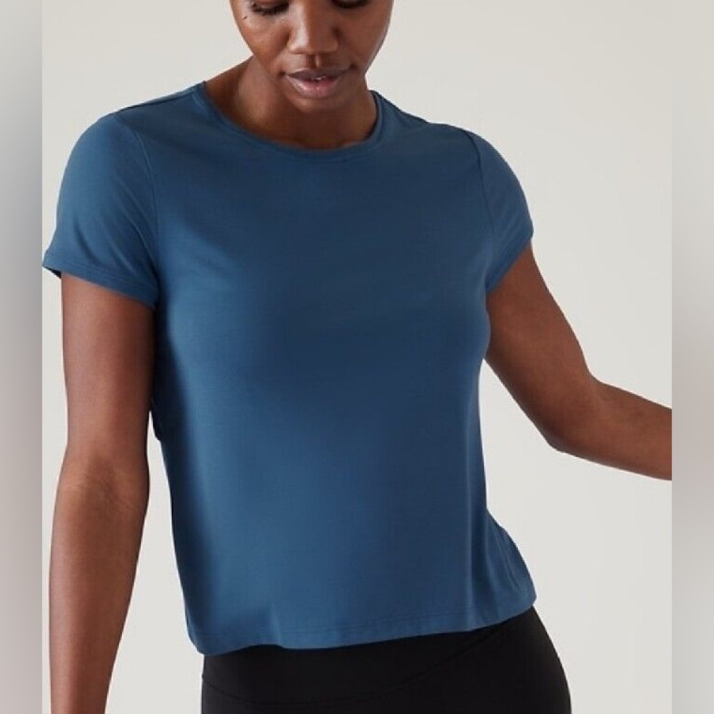 Athleta Air Out Cinch Tee in Bluish
